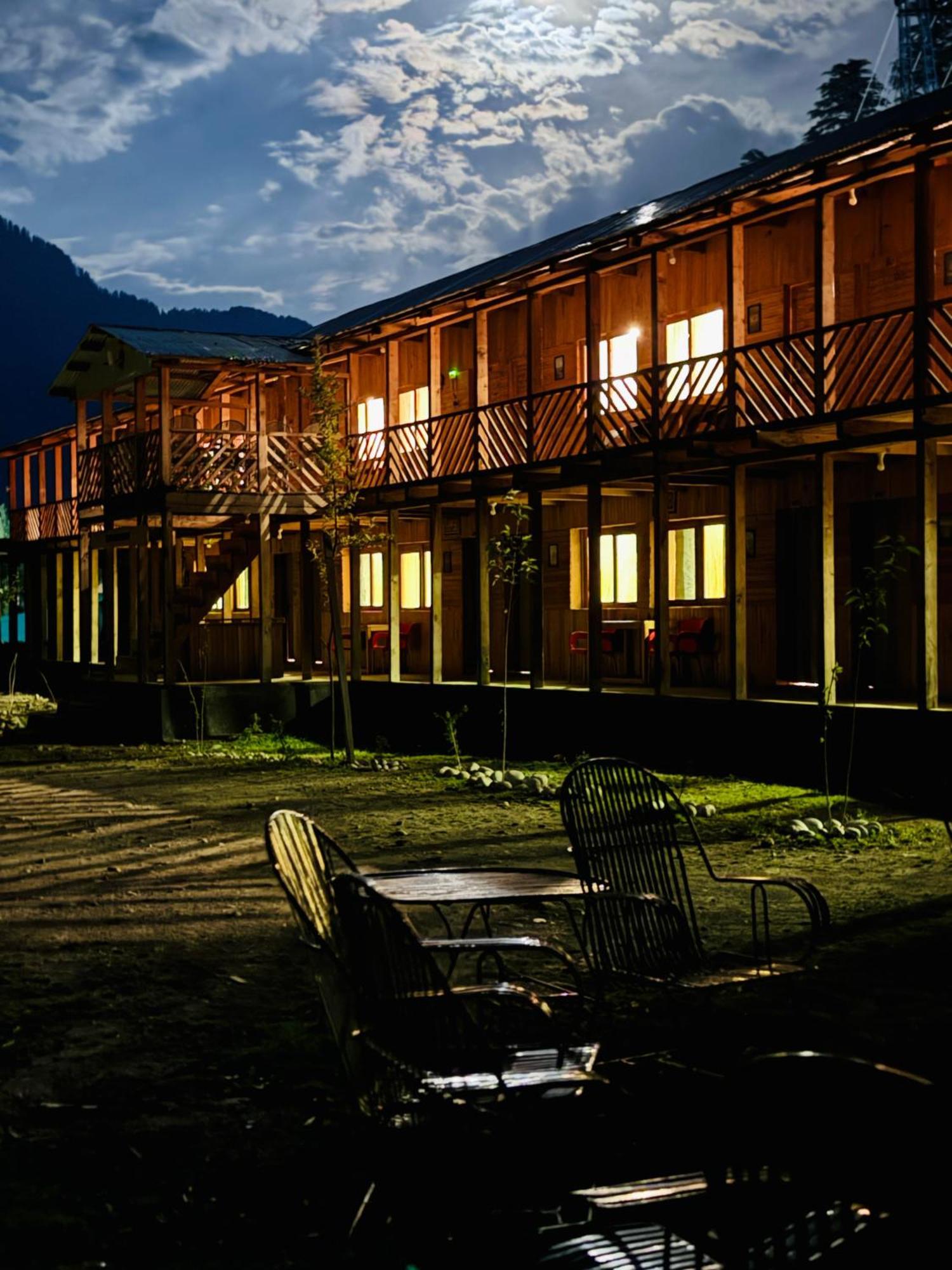 Wyndham Heritage Hotel & Resort Sharda Shardi Екстериор снимка