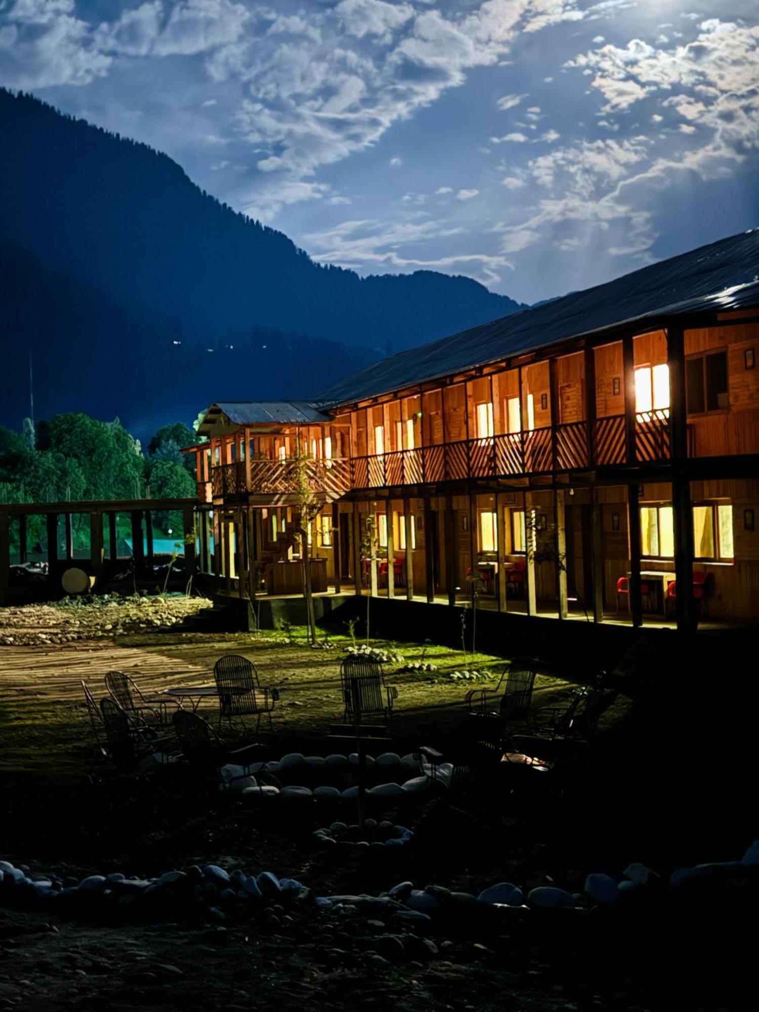 Wyndham Heritage Hotel & Resort Sharda Shardi Екстериор снимка