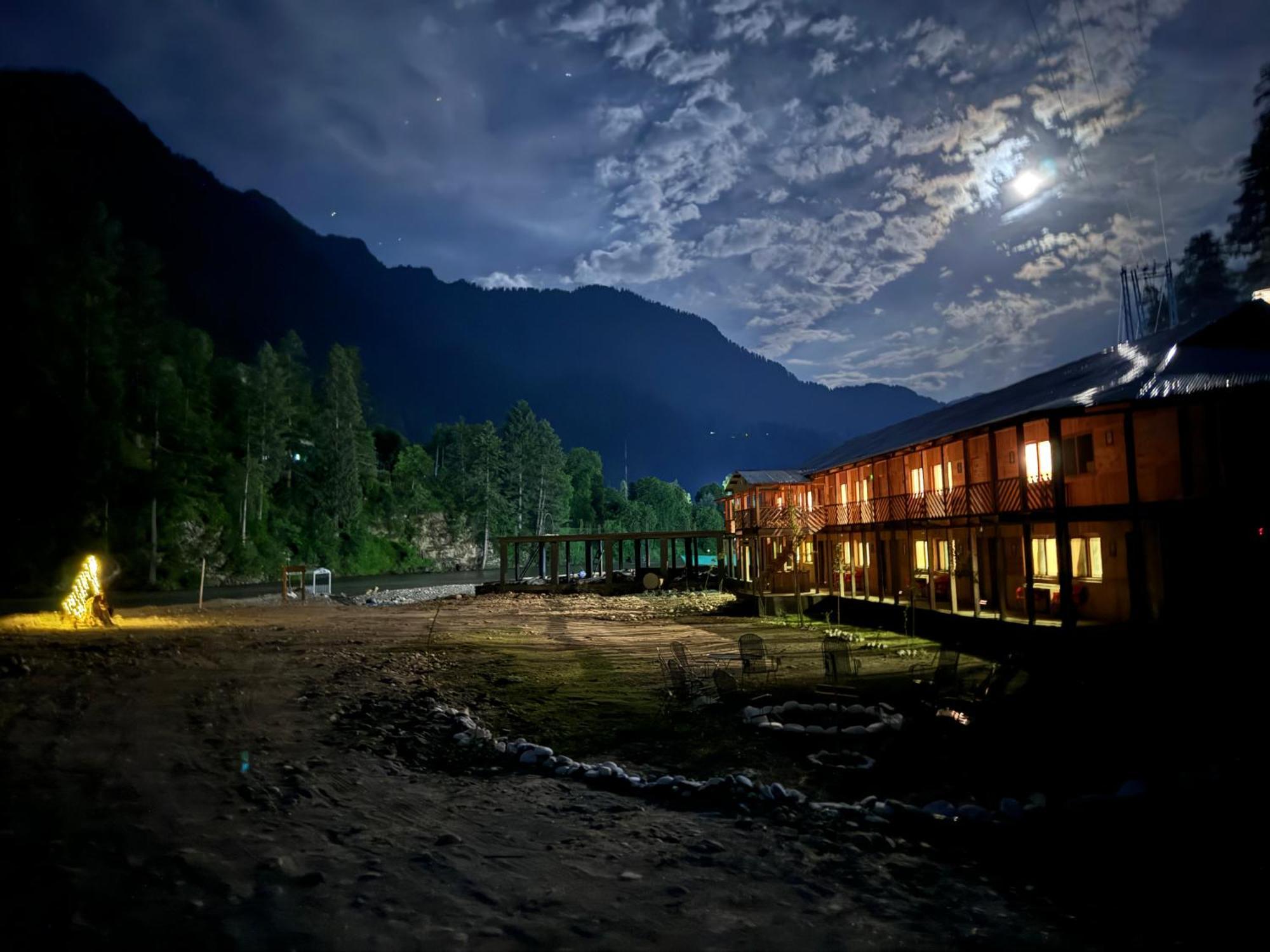 Wyndham Heritage Hotel & Resort Sharda Shardi Екстериор снимка