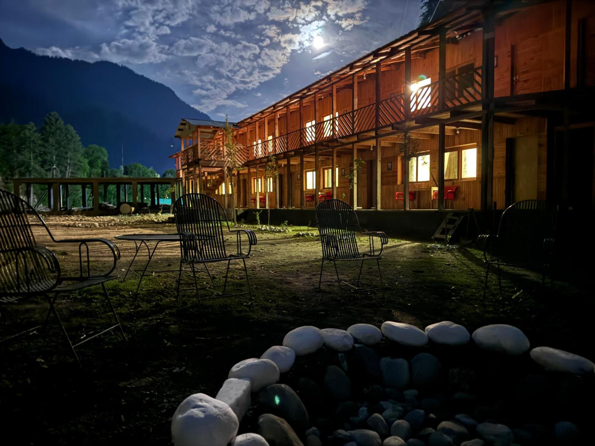 Wyndham Heritage Hotel & Resort Sharda Shardi Екстериор снимка